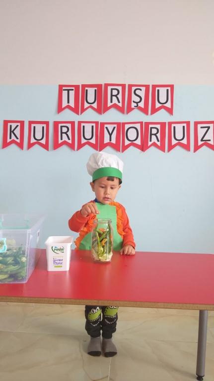 turşu kuruyoruz