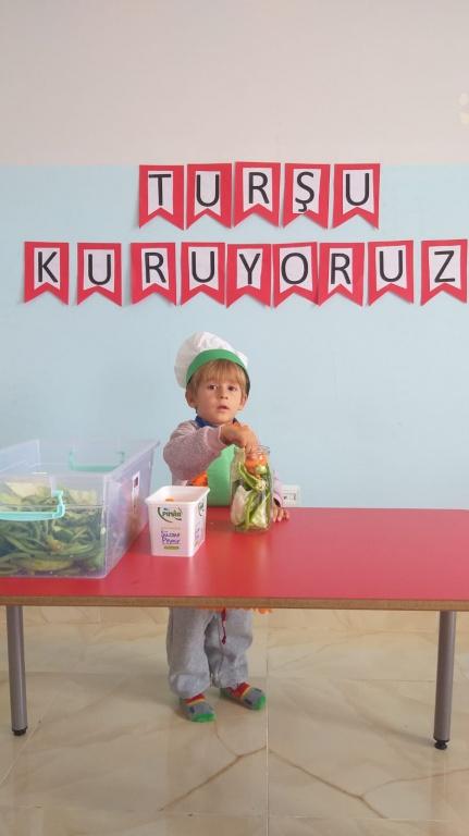 turşu kuruyoruz